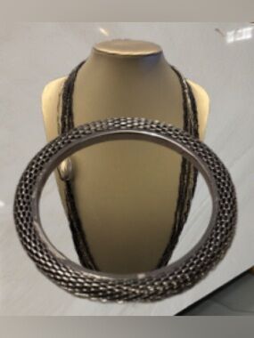 Multi-Strand Black Beaded Necklace with Silver Accent bonus mesh bangle